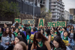 Lee más sobre el artículo [OPINIÓN] Cuando la ley no basta: objeción de conciencia y acceso al aborto en Chile